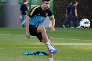 Barca hội quân: Tito để dành Pique cho Champions League