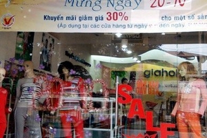 Hà Nội: Ngập khuyến mãi 'ngày của chị em'