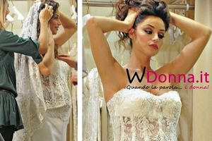 Raffaella Fico vác bụng bầu đi thử váy cưới, “chốt” Balotelli