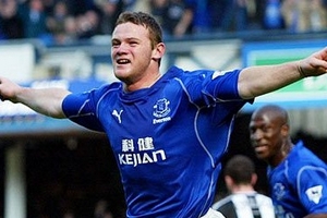 Rooney tròn 10 năm sau siêu phẩm ra mắt Premier League