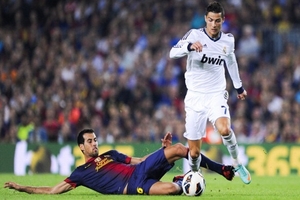 Chelsea chuẩn bị "dội bom tiền" Barca vì Busquets