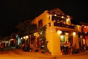'Phố đêm' Hội An thua lỗ nặng