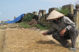 Dân bế tắc, cán bộ trục lợi