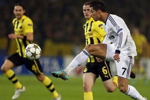 Ronaldo lập công, Real vẫn bị Dortmund “hạ đo ván”