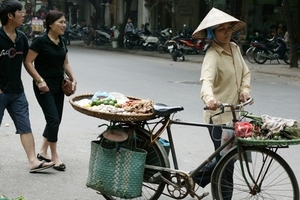 Đề xuất thu phí cao, phạt nặng hơn ở Hà Nội