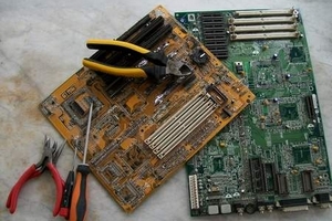 Tân trang đồ điện tử - nghề hốt bạc