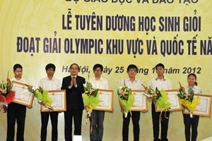 Tuyên dương học sinh đoạt giải Olympic