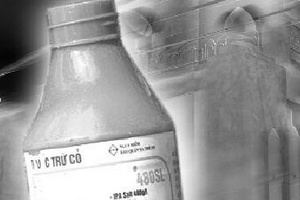 Một xã có 10 người tự tử bằng thuốc diệt cỏ