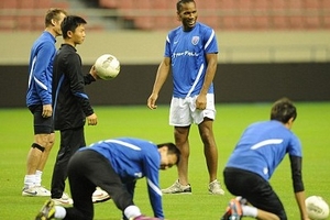 Liverpool sắp mang Drogba về Premier League