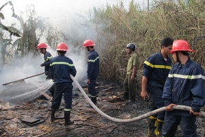 Cần Thơ: đốt rơm cháy lan khu dân cư