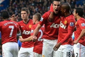 M.U nhọc nhằn đánh bại 9 người của Chelsea