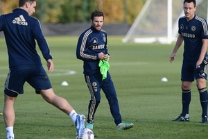 Chelsea khởi kiện trọng tài: Nỗi lo mất uy tín và nguy cơ “gậy ông đập lưng ông”