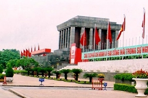 Lăng Chủ tịch Hồ Chí Minh mở cửa trở lại từ 7.11