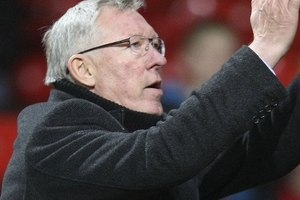 Bại trận, Fergie “nổi điên” vì Nani: Dấu chấm hết ở M.U