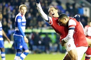 Arsenal đánh bại Reading: Thiên thần nổi giận!