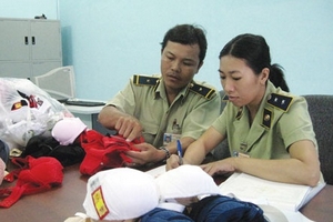 Kiểm nghiệm áo ngực có “chất lạ”