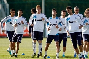 Arbeloa trở lại, Mourinho bớt đau đầu về hàng thủ