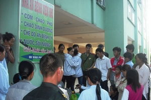 Bé 10 tháng tuổi tử vong, người nhà vây bệnh viện