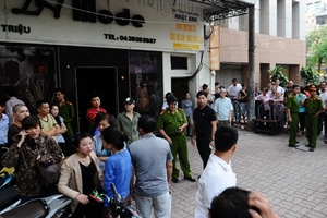 Người phụ nữ chết cháy trong toilet cửa hàng thời trang