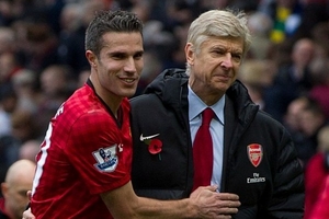 Van Persie lên tiếng bảo vệ CĐV Arsenal