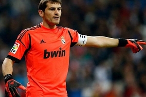 Chấm điểm Real 4-0 Zaragoza: Casillas là "thần hộ mệnh" của Real