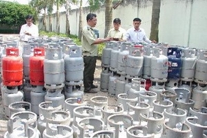 Hà Nội: Giả bảo hiểm gas, nhanh tay xóa mác cũ