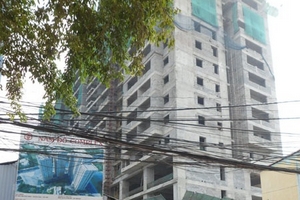 Xác nhận hai công nhân đã tử vong trong vụ sập giàn giáo