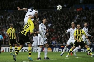 Real nhọc nhằn cầm hòa Dortmund 2-2