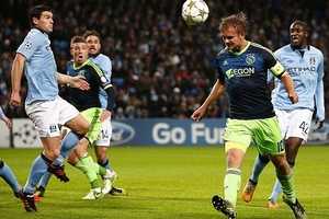 Man City may mắn thoát thua trước Ajax