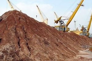 Rác 'ngoại' bao vây cảng Hải Phòng