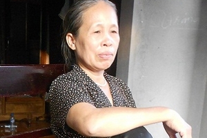 Gia cảnh éo le của học sinh “tranh” vé số cô giáo