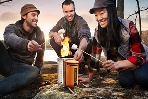 Lò đốt củi có thể sạc pin điện thoại