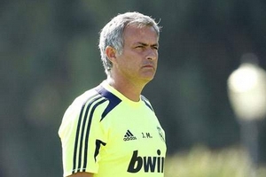 Người cũ của Real “bật” lại Mourinho