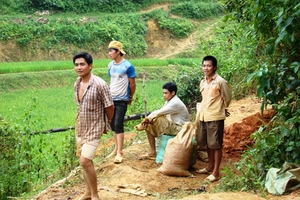 “Vàng tặc” đại náo xóm nghèo