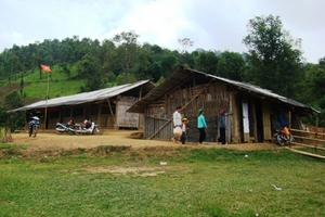 “Đại công trường” khai thác vàng "dọa" nuốt chửng... trường học