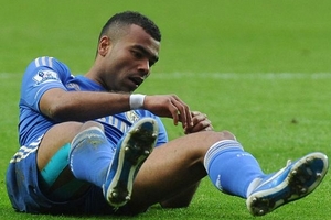 Chelsea mất Cole, Brendan Rodgers mừng thầm