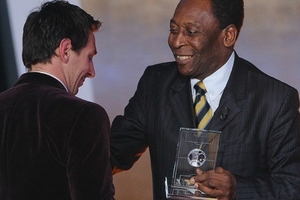 Messi ghi trăm bàn, đoạt chục QBV, Pele cũng không thừa nhận?