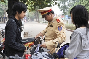 Không phạt người mượn xe để lưu thông