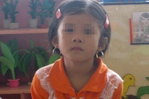 Bố mẹ HIV đẻ con gái khỏe mạnh