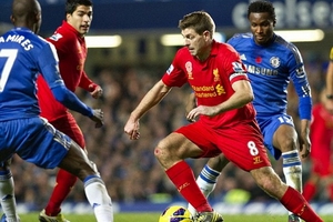 Gerrard đã sẵn sàng cho lần thứ 100 với “Tam sư”