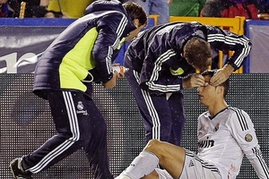 Cả Madrid và Levante đều ra thông cáo sau “trận đấu ở trong và ngoài sân cỏ”