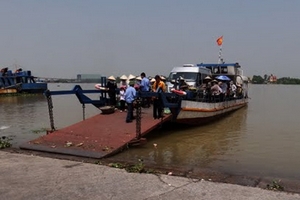 Cách chức trưởng bến phà “vòi tiền” xe chở Bí thư Hải Phòng