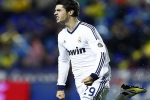 Arsenal quay lại với "sao mới nổi" của Real