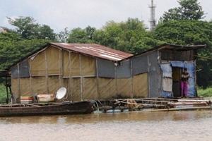 Bé 12 tuổi sinh con vì “chơi trò người lớn” với anh họ