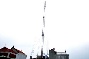 Trạm thu phát sóng 'vô chủ' mọc lên giữa khu dân cư Hà Nội