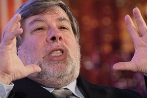 Nhà đồng sáng lập hãng Apple khích bác công ty cũ?