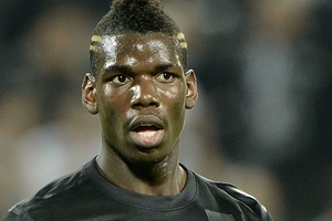 Pirlo nghỉ trận gặp Lazio, Pogba trở lại sau án phạt nội bộ