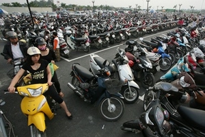 Xử phạt xe không chính chủ: Khi người dân bị thí điểm