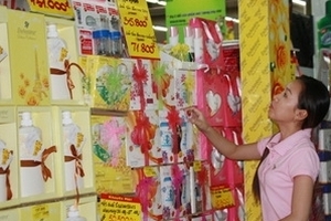 Các nhà bán lẻ tăng kích cầu tiêu dùng dịp 20/11