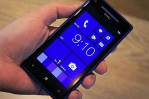 Smartphone Windows Phone 8 dính lỗi tự khởi động